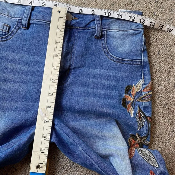 Floral Embroidered Bell Bottom Flare Leg Jeans Shein Lady 28 Fairy Cottagecore - Picture 2 of 9